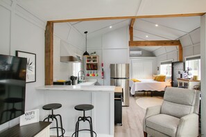 Interior - Bougie Barn 5 mi to Silverwood Theme Park! (Athol)