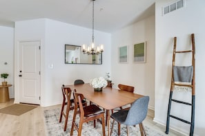 Apartment (3 Bedrooms) | Interior - Half-mi to the Triangle! Chic Emmaus Townhome (Emmaus)