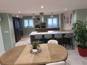 Dining - Large family apartment with Jacuzzi and Sauna (Montreux-Château)