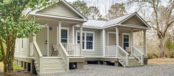 Explore, Shop & Unwind: Serene Gulfport Getaway