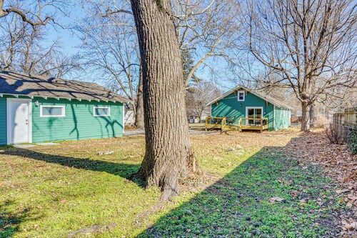 < 1 Mi to Msu! Updated Springfield House w/ Deck
