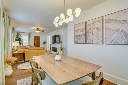 < 1 Mi to Msu! Updated Springfield House w/ Deck