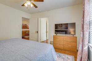 Interior - < 1 Mi to Msu! Updated Springfield House w/ Deck (Springfield)