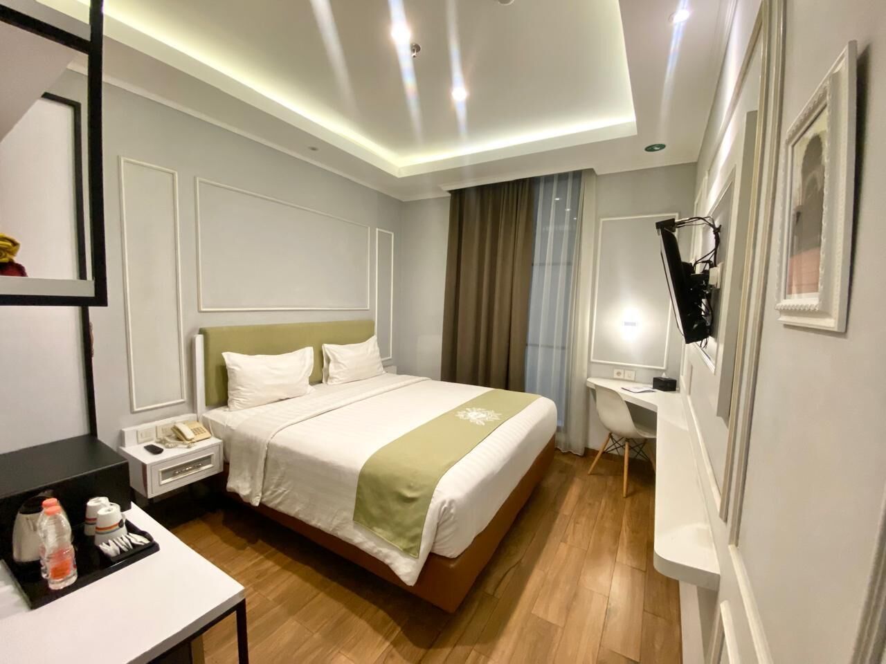 Superior Double Room, Non Smoking | Desk, free WiFi