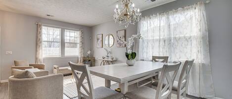 House (4 Bedrooms) | Front of property