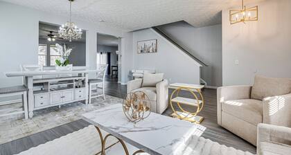 Great for Gatherings! Elegant Atlanta Retreat
