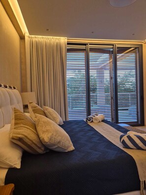 5 chambres, fer et planche à repasser, Wi-Fi, draps fournis