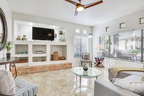 Interior - Snowbird Escape w/ Pool! 4 Mi to Kierland Commons (Scottsdale)