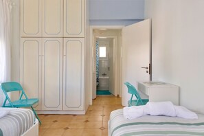 2 bedrooms, iron/ironing board, free WiFi, bed sheets - Naoussa Apricot Garden, 5' to Center, 5' to Beach (Naousa)