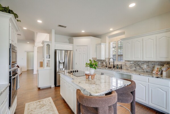 House (4 Bedrooms) | Interior