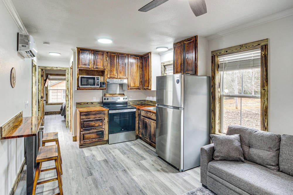 Relax & Recharge- Gulfport Cottage w/ Firepit - Ramsey Springs, MS