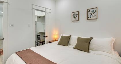 4 Mi to Dtwn: Wfh-friendly Retreat in Houston