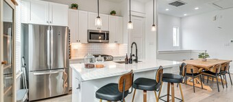 4 Mi to Dtwn: Wfh-friendly Retreat in Houston