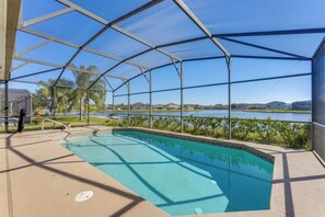 Interior - Fish & Boat Lake Toho: Family Gem Near Theme Parks (Kissimmee)