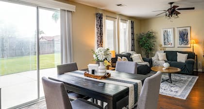 BBQ Ready: Home 7 Mi to The Park at River Walk