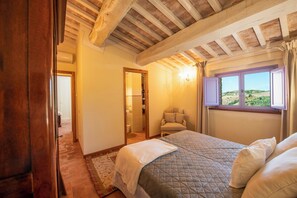 2 bedrooms, iron/ironing board, WiFi, bed sheets - Villa Charming Olive Harmony (Volterra)
