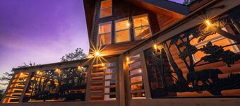 Charming Mountain Dream & PrimeLocation. Sleeps 8 Pet friendly!