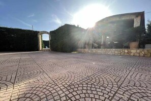 Property grounds - Villa sole cozy villa located in the countryside cica 3 km from town (SAN VITO DEI NORMANNI)