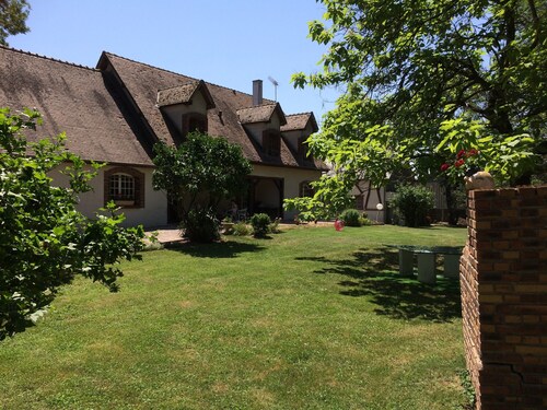 Apartment 'Les Alliots' with Private Terrace, Private Garden and Wi-Fi