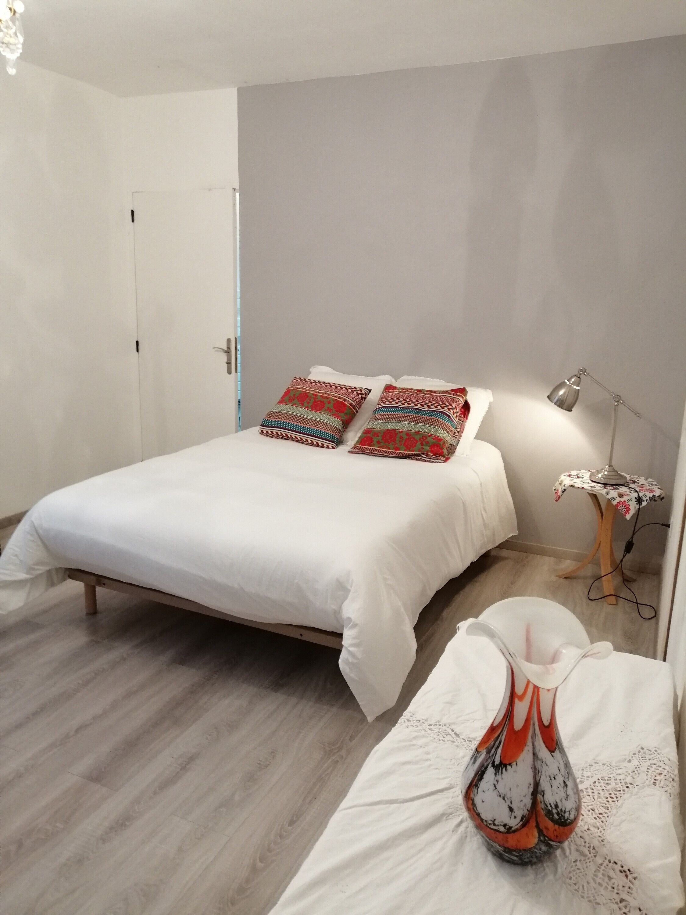 Ferros/tábuas de passar roupa, Wi-Fi, roupa de cama