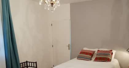 Apartment 'Les Alliots' with Private Terrace, Private Garden and Wi-Fi