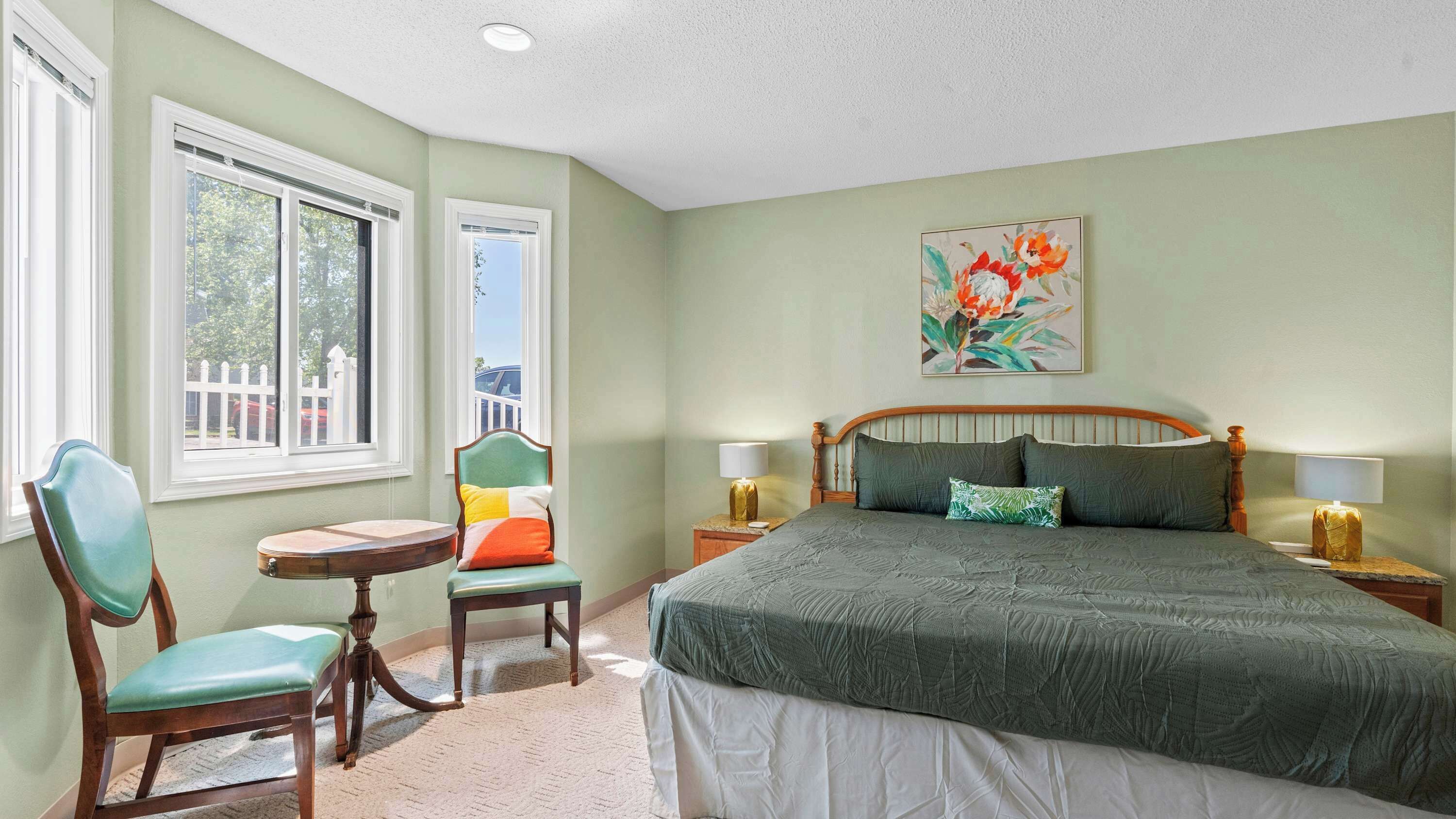 2 habitaciones, decoración personalizada y muebles diferentes 