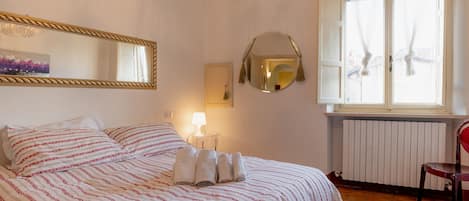 Fer et planche Ă repasser, Wi-Fi, draps fournis