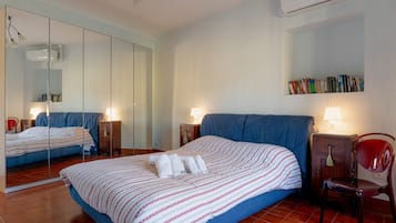 Silitysrauta/-lauta, Wi-Fi, vuodevaatteet