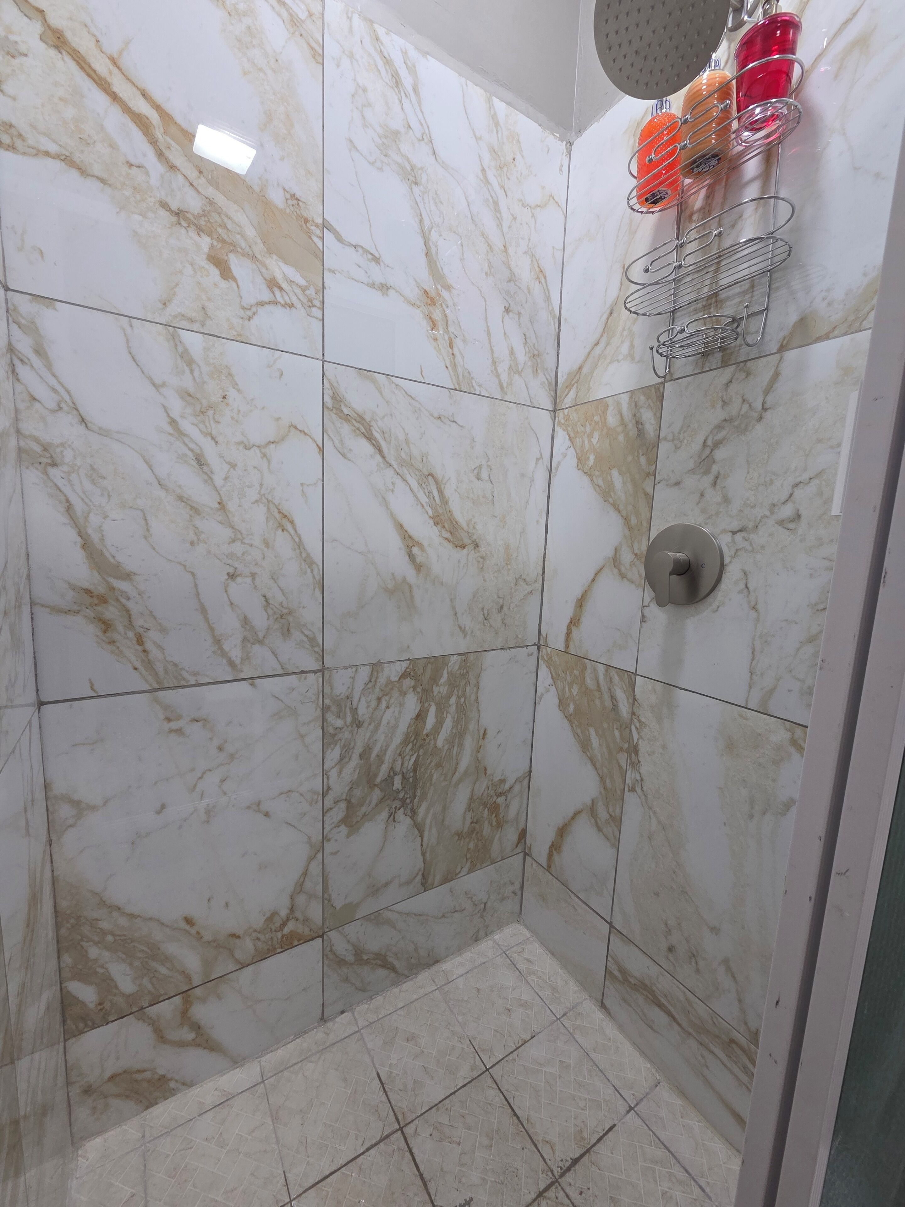 Towels, soap, shampoo, toilet paper