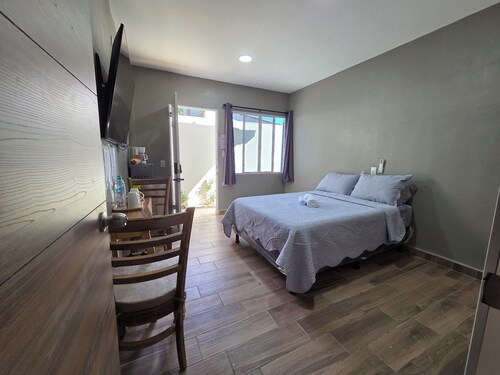 Cozy 1-bedroom hostel "La Posada Cruz " in enchanting Nahuizalco.