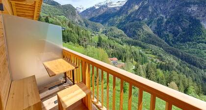 Apartment 'Wasserfallspitz' – Bergblick, Sonnenbalkon & Bauernhofidylle