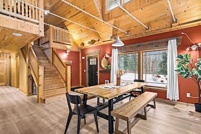 Duluth's North Shore 4+ Bedroom/3+ Bath + Sauna - Talmadge Timber Cottage Home