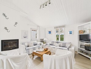 TV, fireplace - 500 m from the beach, garden, house for 8 (L'Epine)