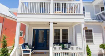 Simply Knot: Lakeside 3 Bed/3.5 Bath Cottage w/ Rec Room!