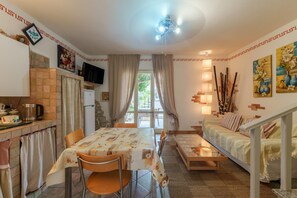 Interior - Vacation Home 'Villa Marisol Agrustos' with Private Terrace, Wi-Fi and Air Conditioning (Budoni)