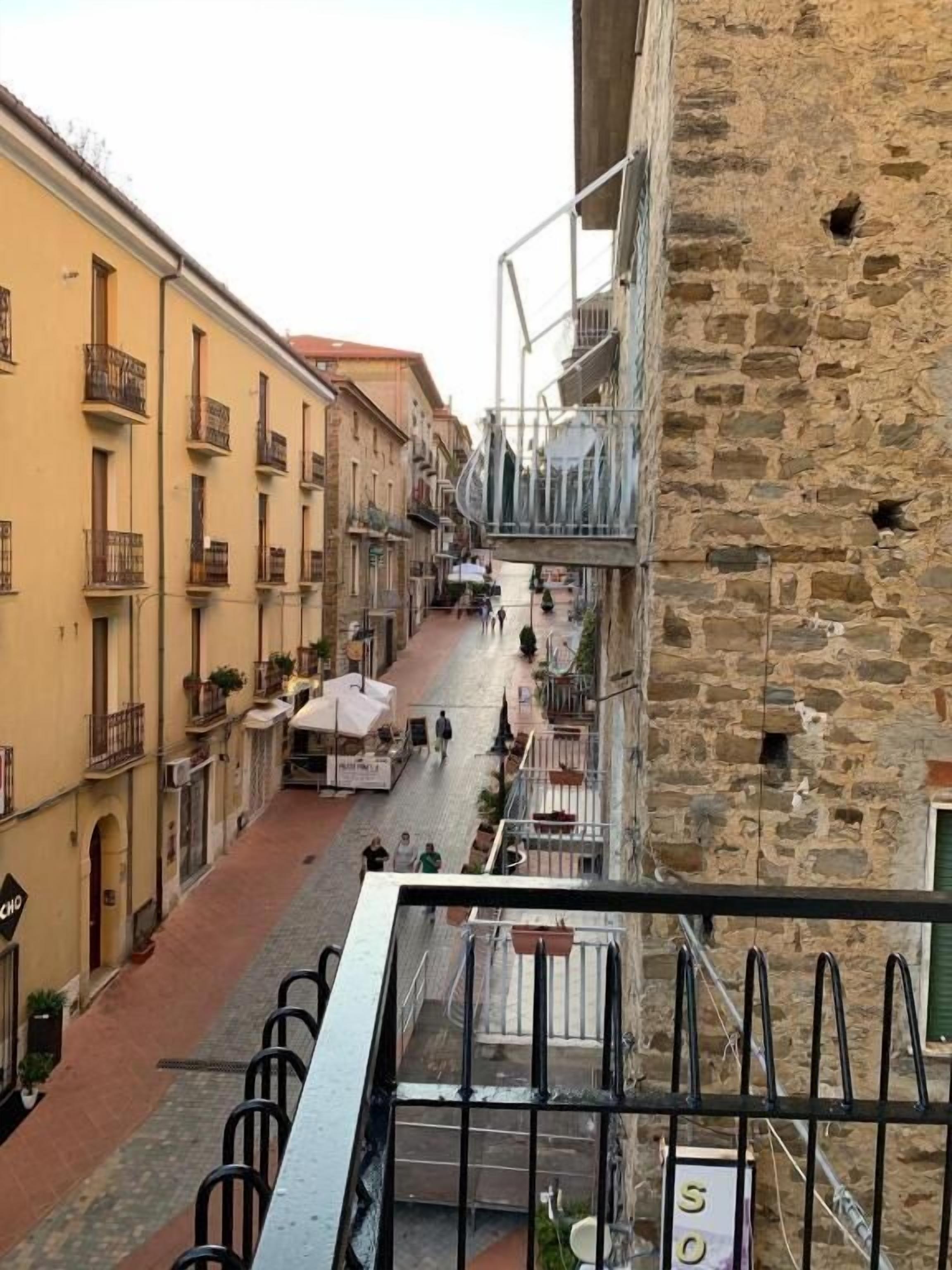 Comfort-Apartment, Balkon, Stadtblick | Unterkunftsgelände