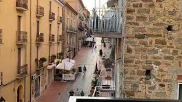 Comfort-Apartment, Balkon, Stadtblick | Unterkunftsgelände