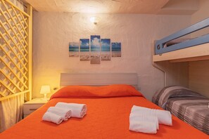 3 chambres, fer et planche Ă repasser, Wi-Fi, draps fournis