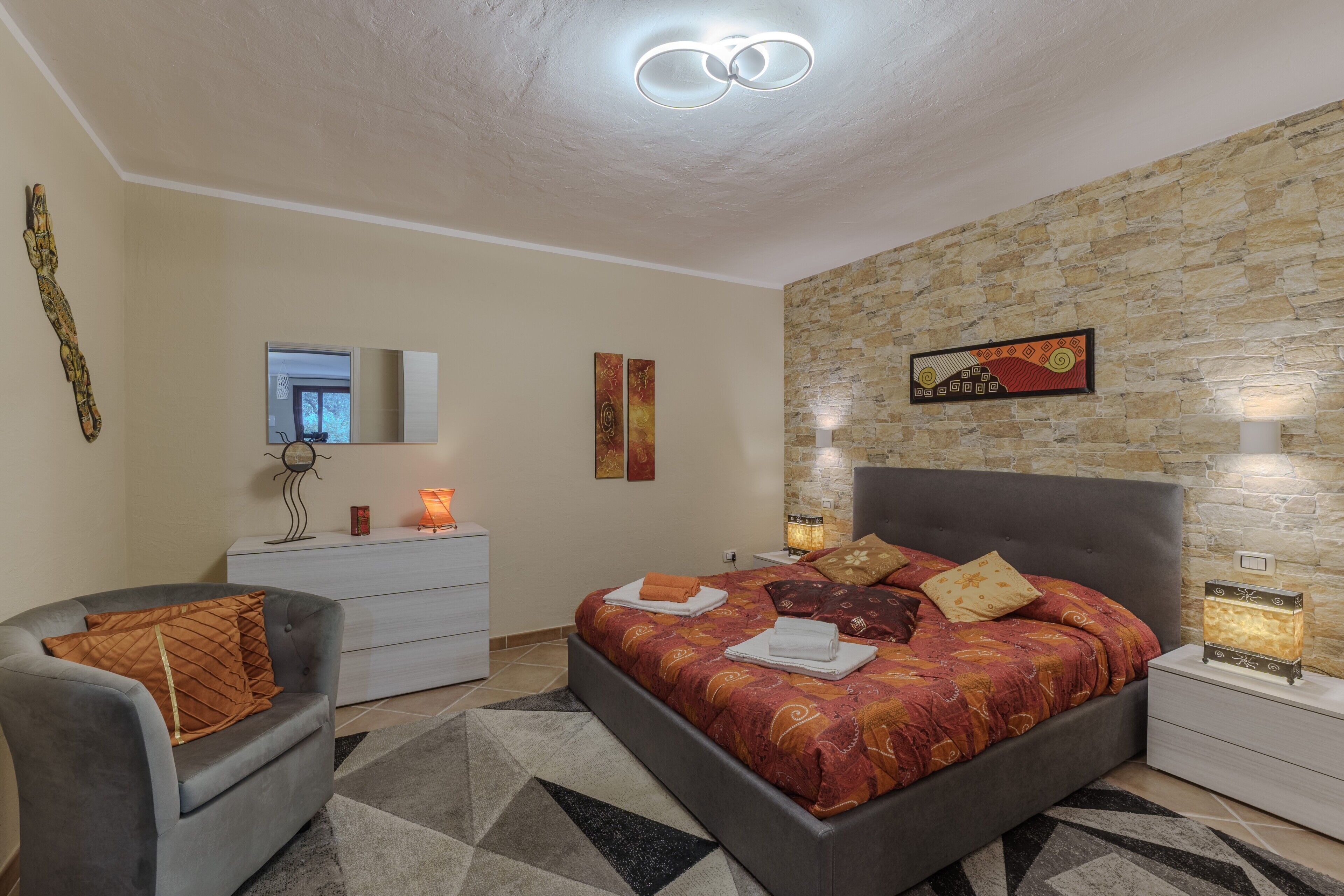 2 soverom, strykejern/-brett, wi-fi og sengetøy