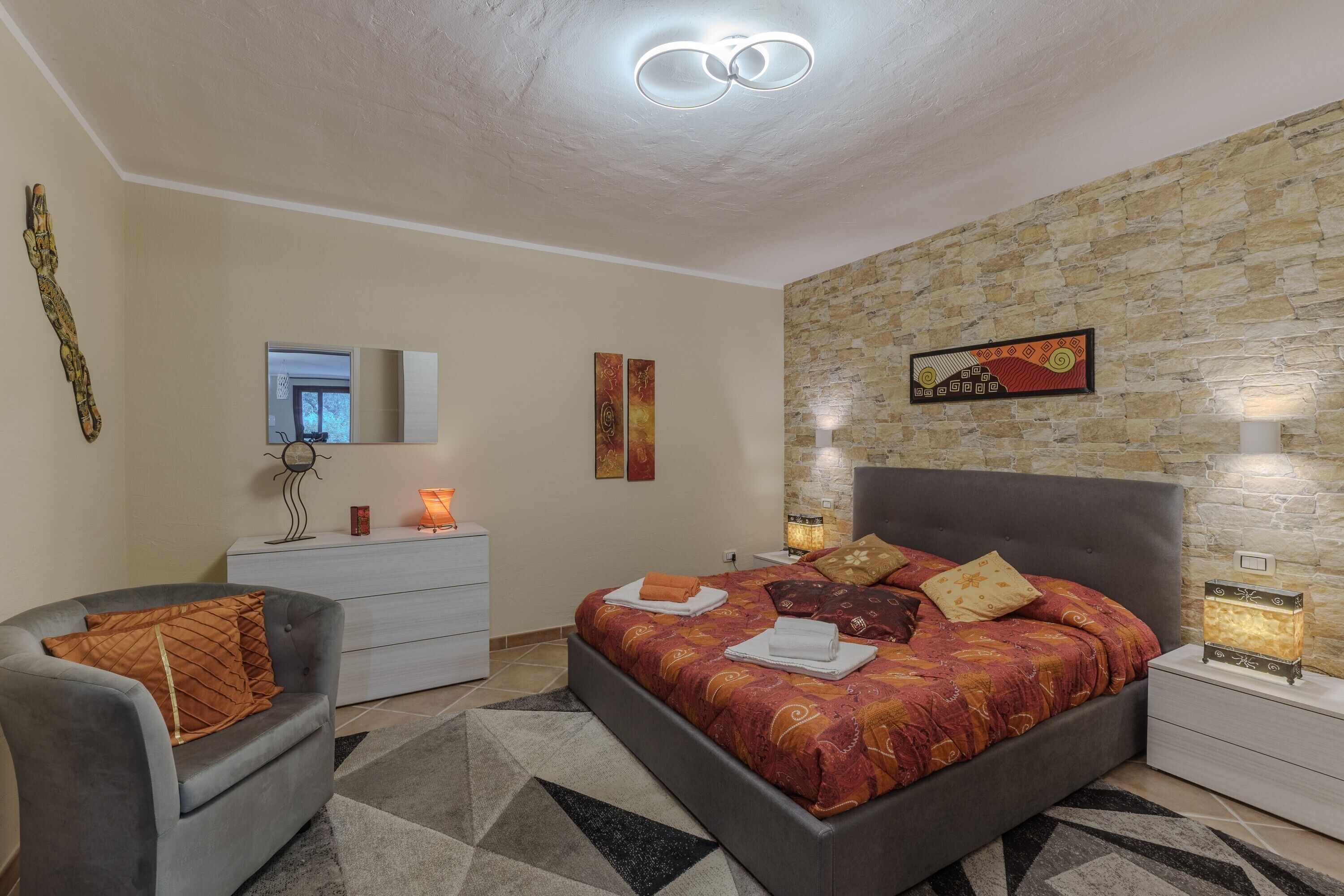 2 chambres, fer et planche à repasser, Wi-Fi, draps fournis