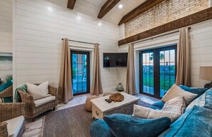 TV, offices - Sugar Sand Cottage – Gulf-View Siesta Key Escape (Siesta Key)