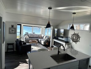 Smart TV y chimenea