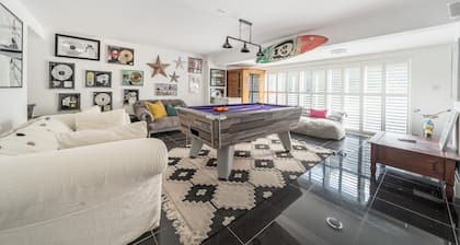 Palm Court, Polperro