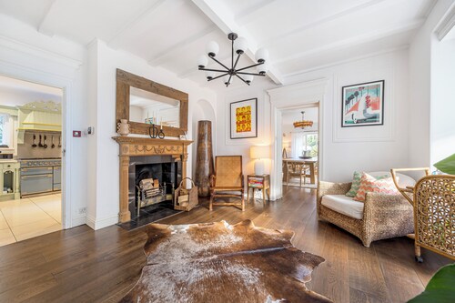 Palm Court, Polperro