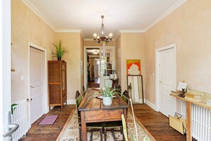 Unclassified image, 5 of 29, button - Bed and Breakfast 'Chambre Rouge' with Private Terrace, Shared Garden and Wi-Fi (Groléjac)