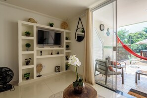 Smart TV - ApartDeck Fantasy Island (Rio de Janeiro)