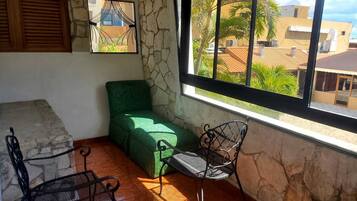 Comfort Room, Pool View | Bed sheets