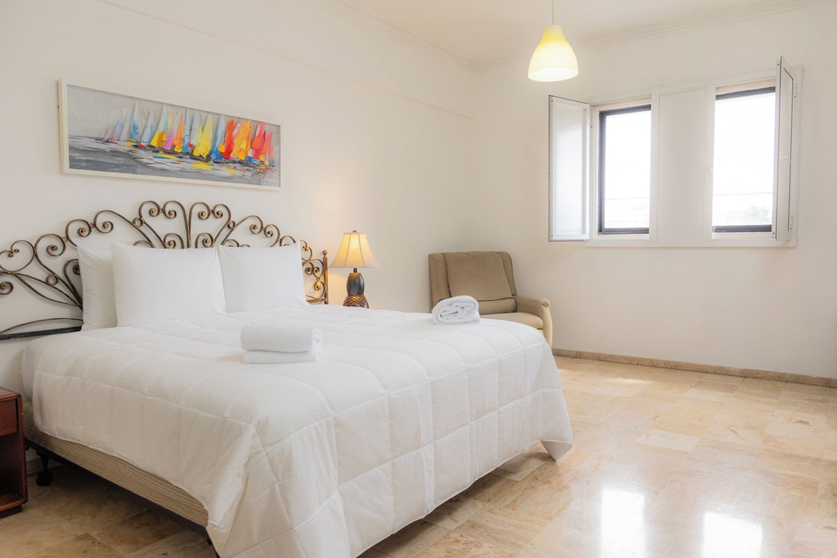 Habitación junior, piso ejecutivo | Caja de seguridad en la habitación y cunas gratuitas 