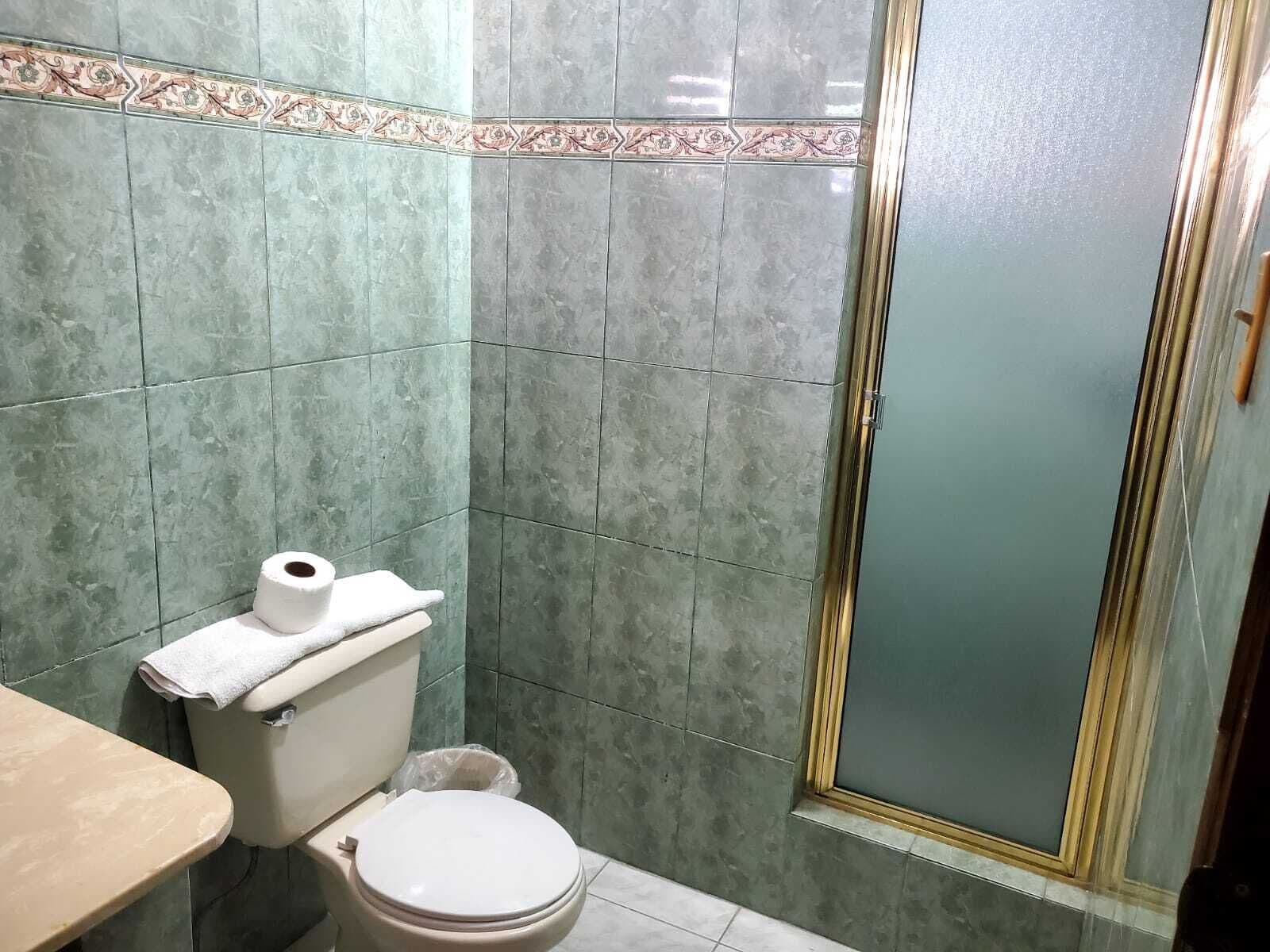 Comfort Room, Pool View