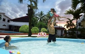 Outdoor pool - Hotel Tropicana (Santo Domingo Este)